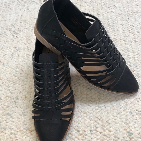 Beast Fashion Shoes - Black woven flats